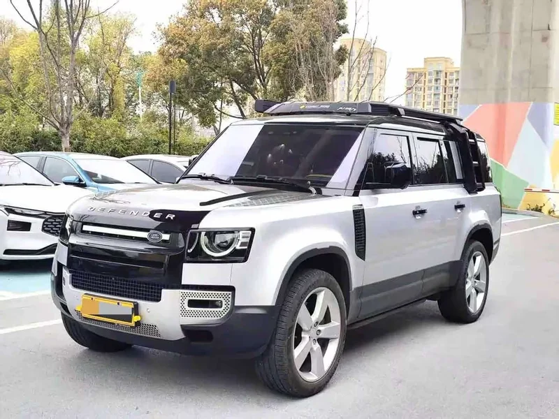 Land Rover Defender — фото 1