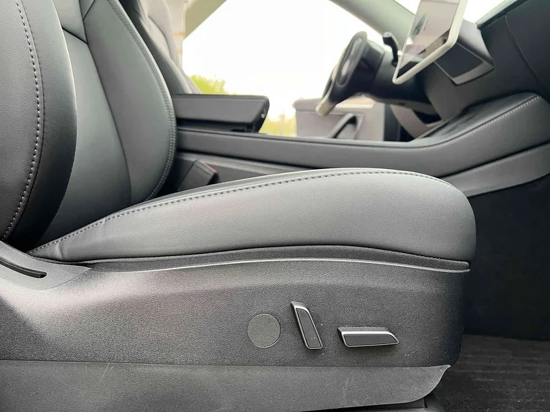 Tesla Model Y — фото 20