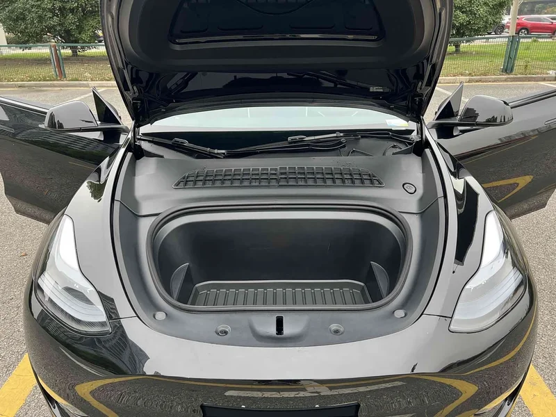 Tesla Model Y — фото 25