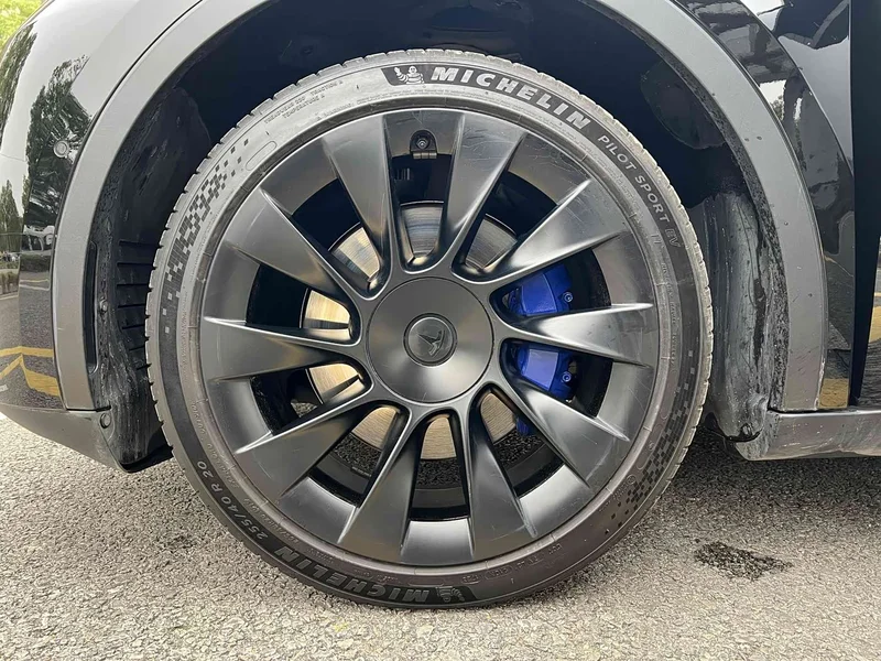 Tesla Model Y — фото 26