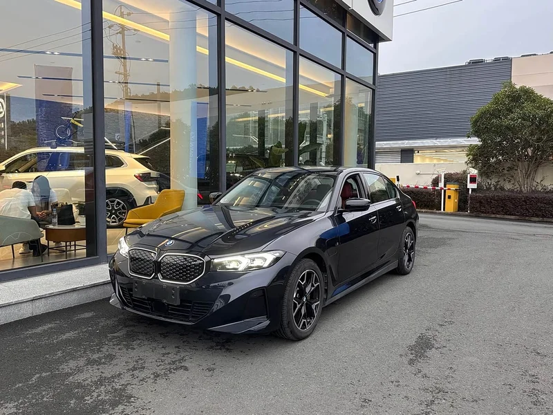 BMW i3 — фото 1