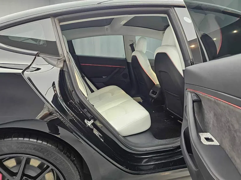Tesla Model 3 — фото 12