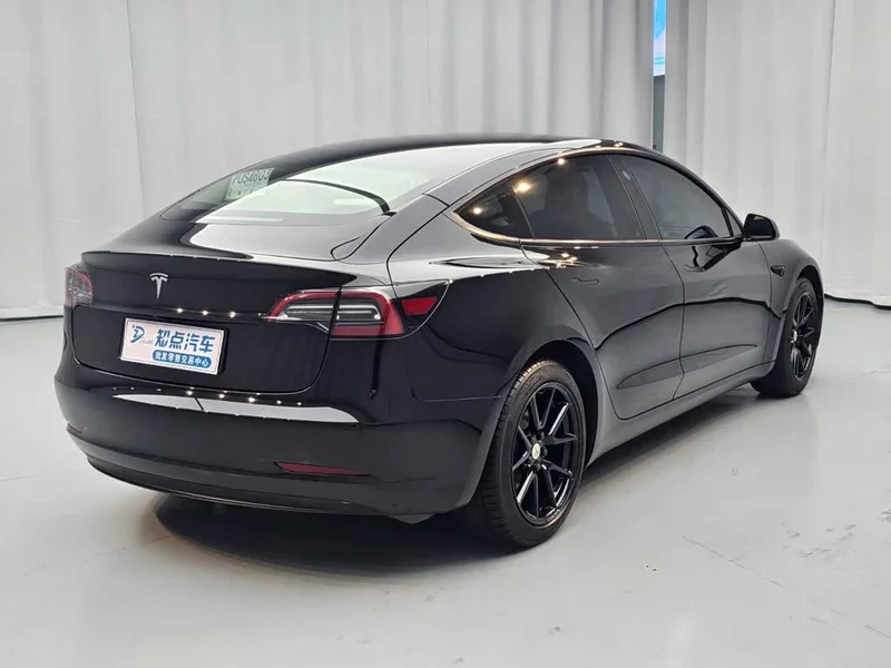 Tesla Model 3 — фото 6