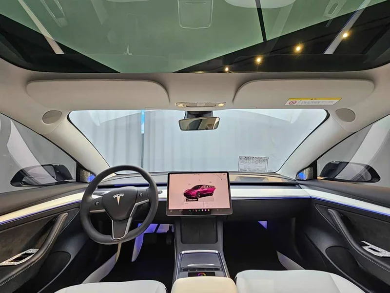 Tesla Model 3 — фото 9