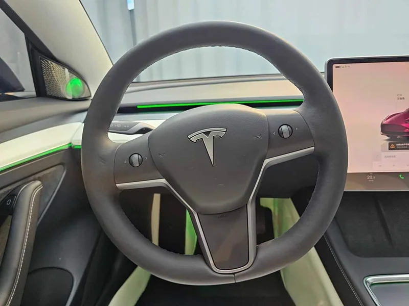 Tesla Model 3 — фото 10