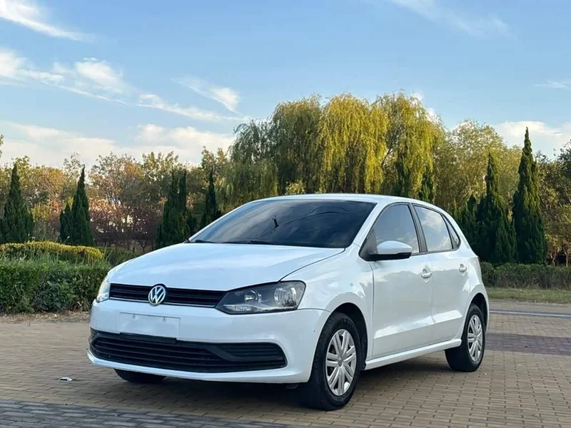 Volkswagen Polo — фото 1