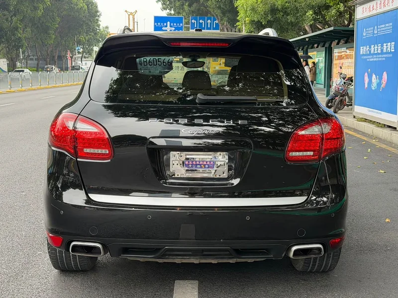 Porsche Cayenne — фото 11