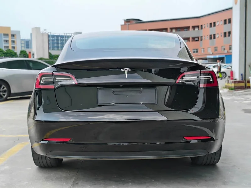 Tesla Model 3 — фото 5