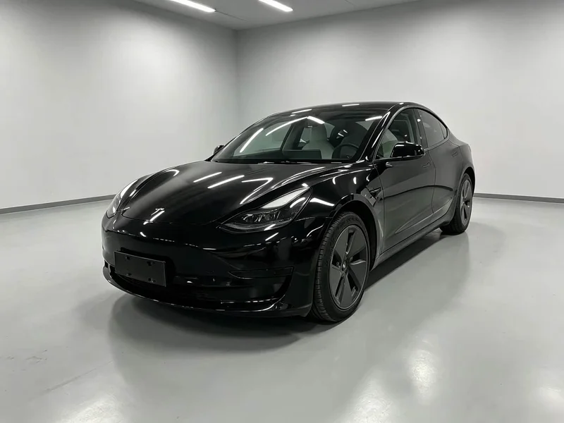 Tesla Model 3 — фото 1
