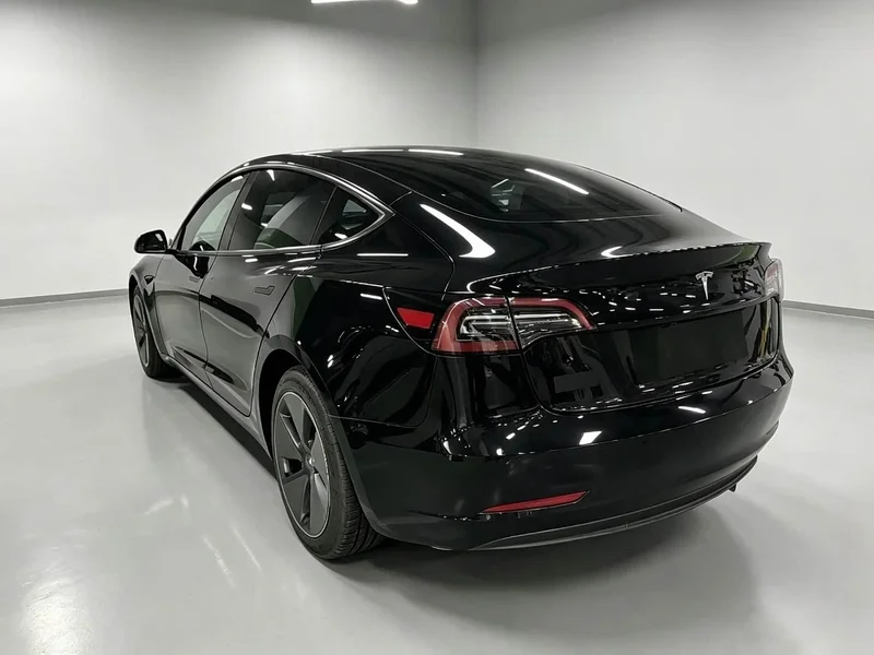 Tesla Model 3 — фото 7