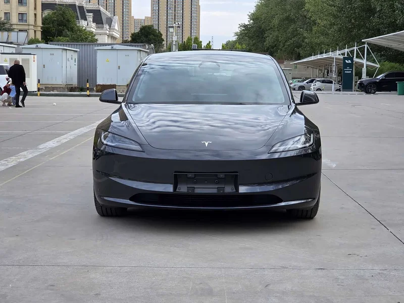 Tesla Model 3 — фото 2