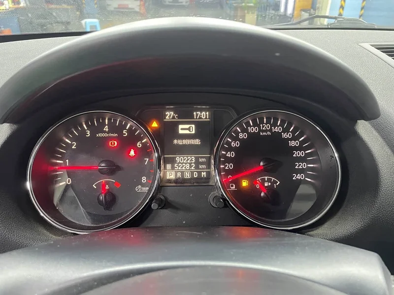 Nissan Qashqai — фото 10