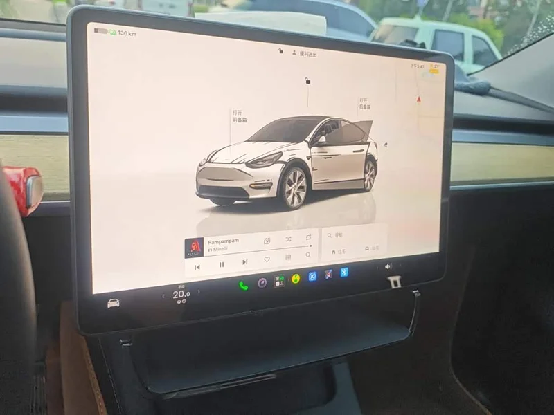 Tesla Model Y — фото 14