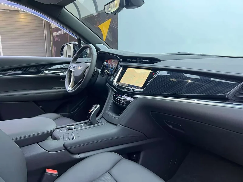 Cadillac XT6 — фото 9