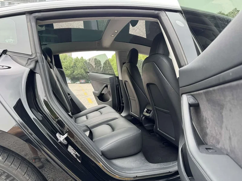 Tesla Model 3 — фото 11