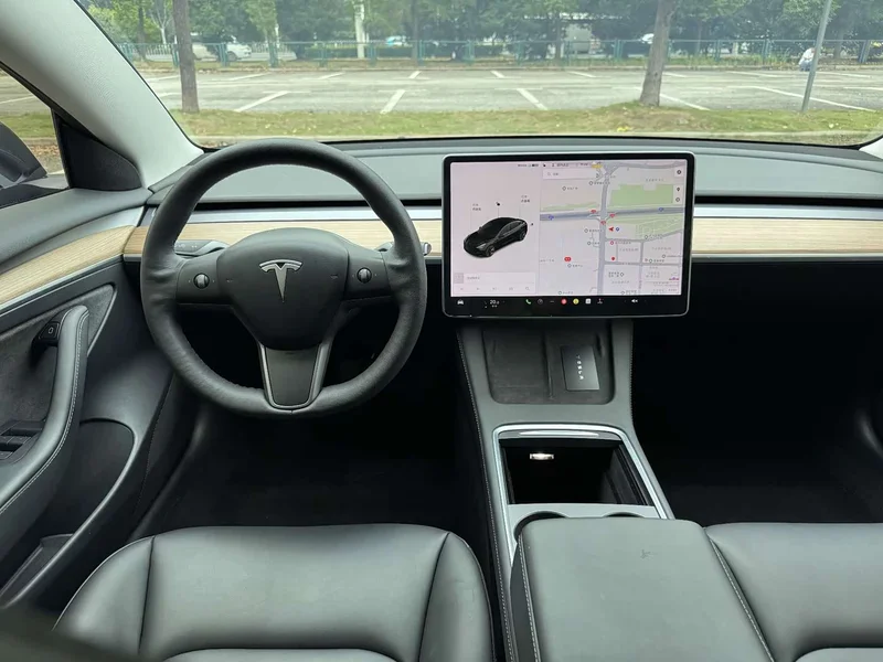 Tesla Model 3 — фото 14
