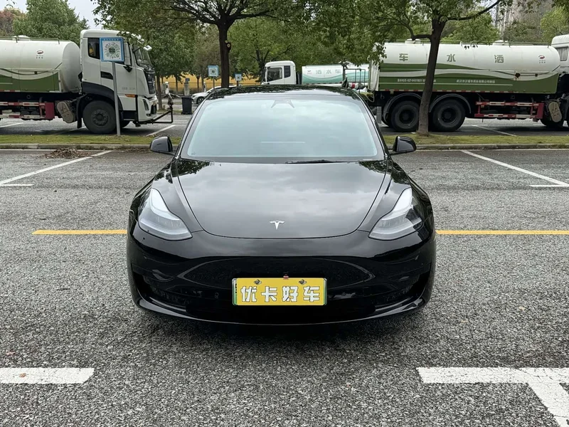 Tesla Model 3 — фото 2