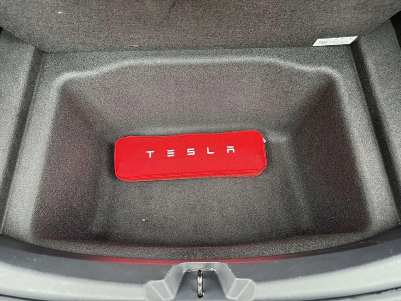 Tesla Model 3 — фото 24