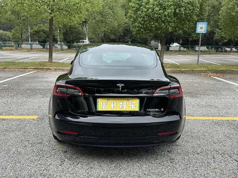 Tesla Model 3 — фото 7