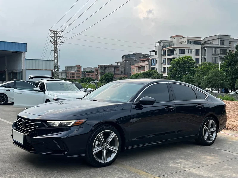 Honda Accord — фото 1