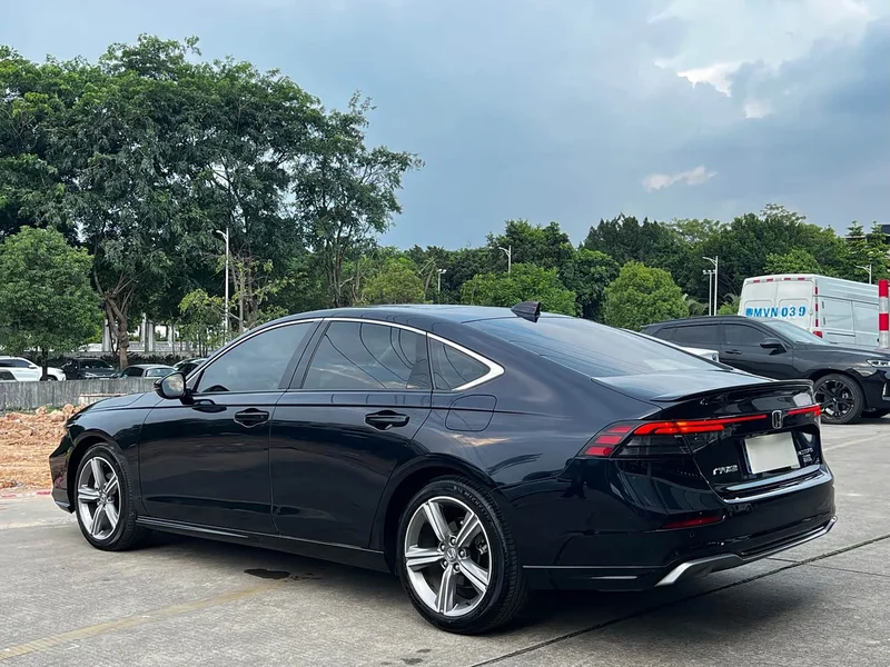 Honda Accord — фото 9