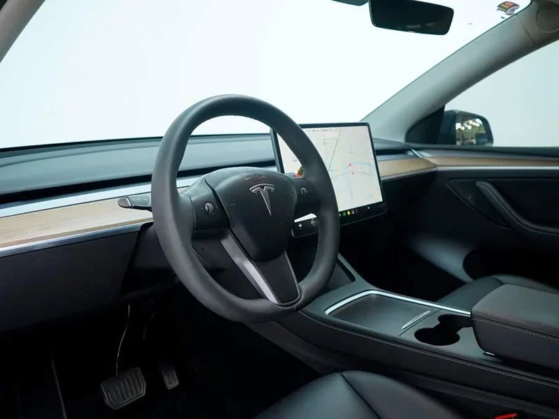 Tesla Model Y — фото 15