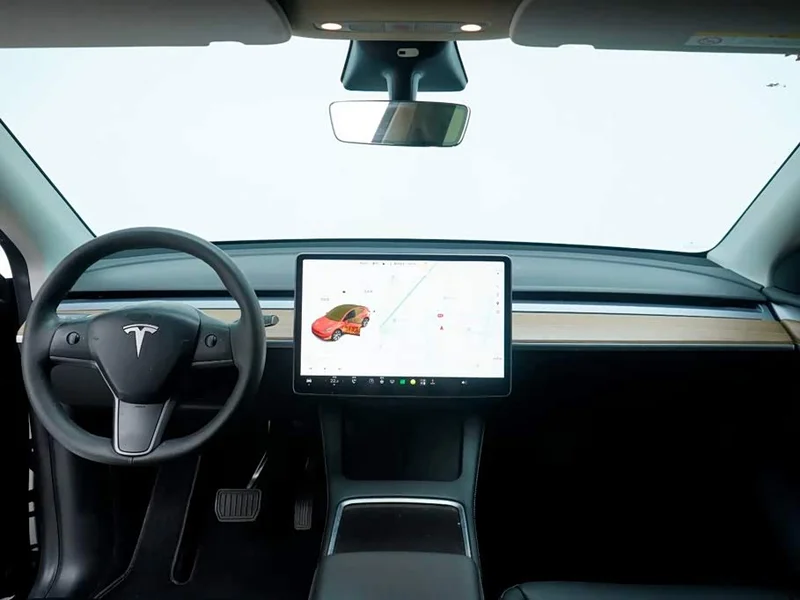 Tesla Model Y — фото 3