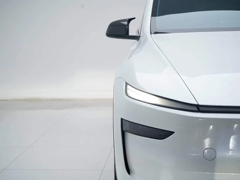 Tesla Model Y — фото 12