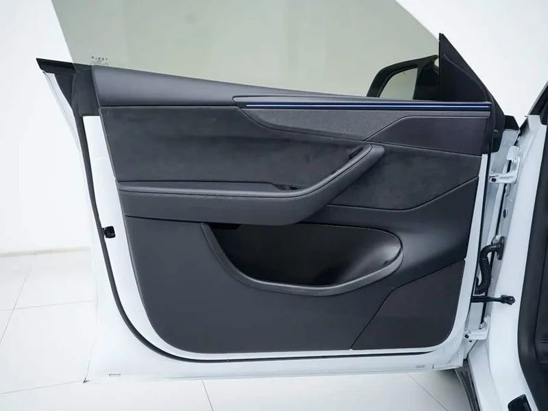 Tesla Model Y — фото 14