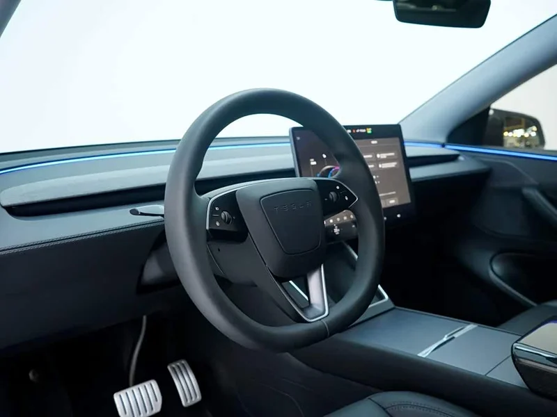 Tesla Model Y — фото 15