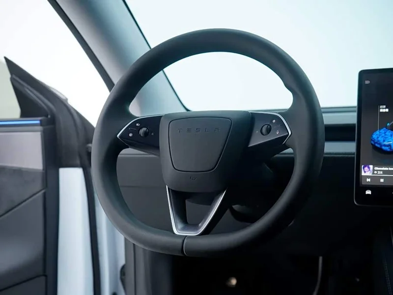 Tesla Model Y — фото 16