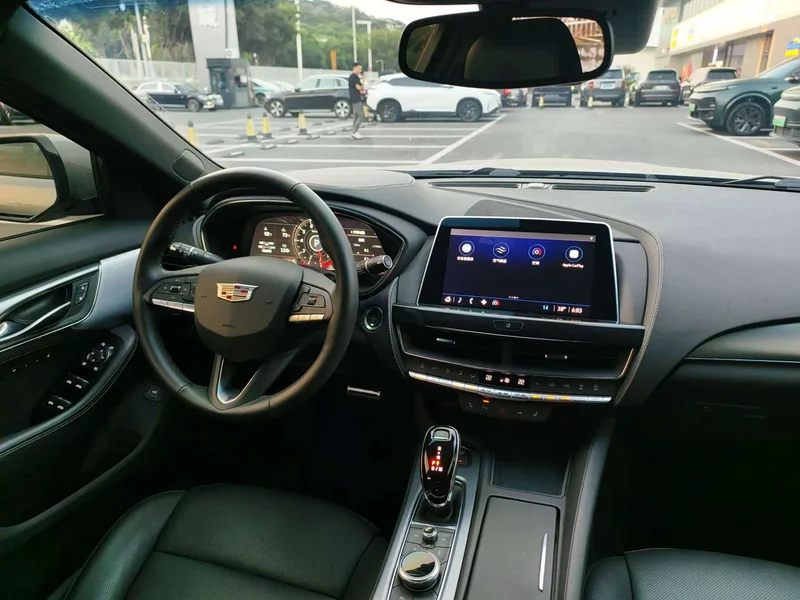 Cadillac CT5 — фото 7