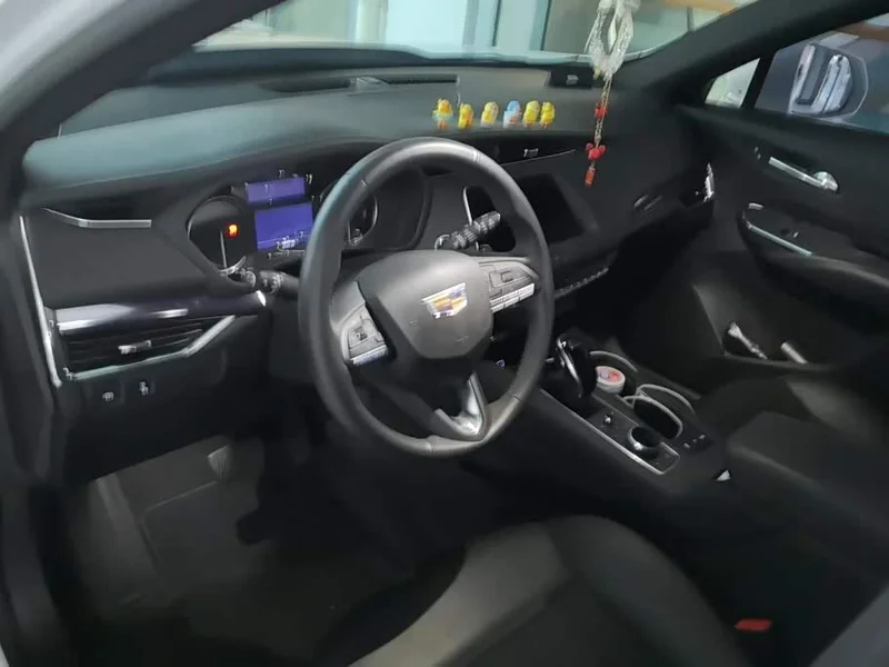 Cadillac XT4 — фото 12