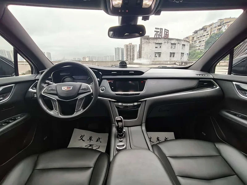Cadillac XT5 — фото 21