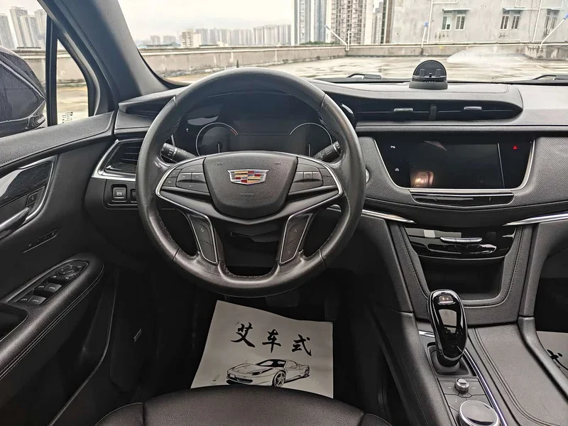 Cadillac XT5 — фото 22