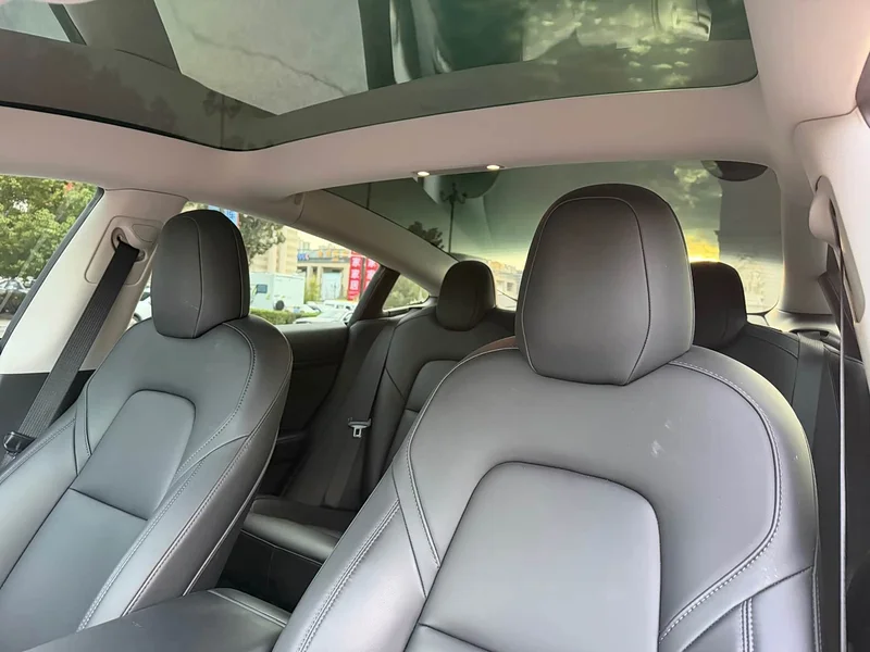 Tesla Model 3 — фото 12