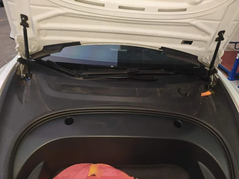 Tesla Model 3 — фото 16