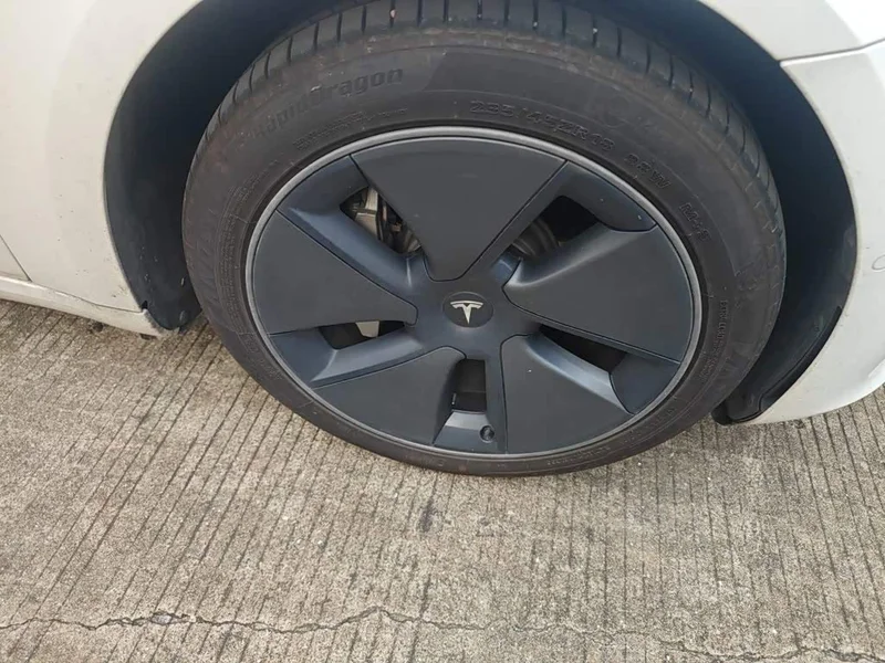 Tesla Model 3 — фото 25