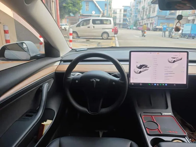 Tesla Model 3 — фото 6