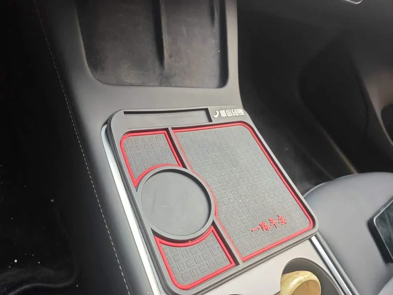 Tesla Model 3 — фото 10