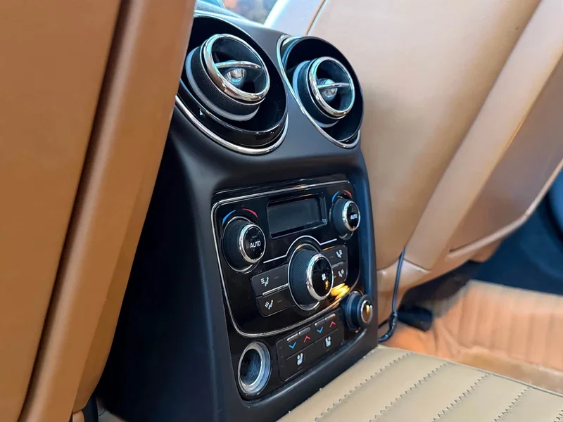 Jaguar XJ — фото 12