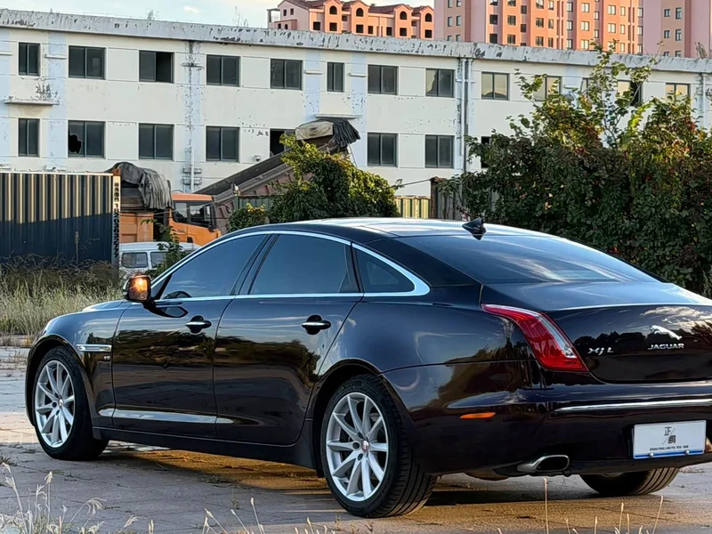 Jaguar XJ — фото 4