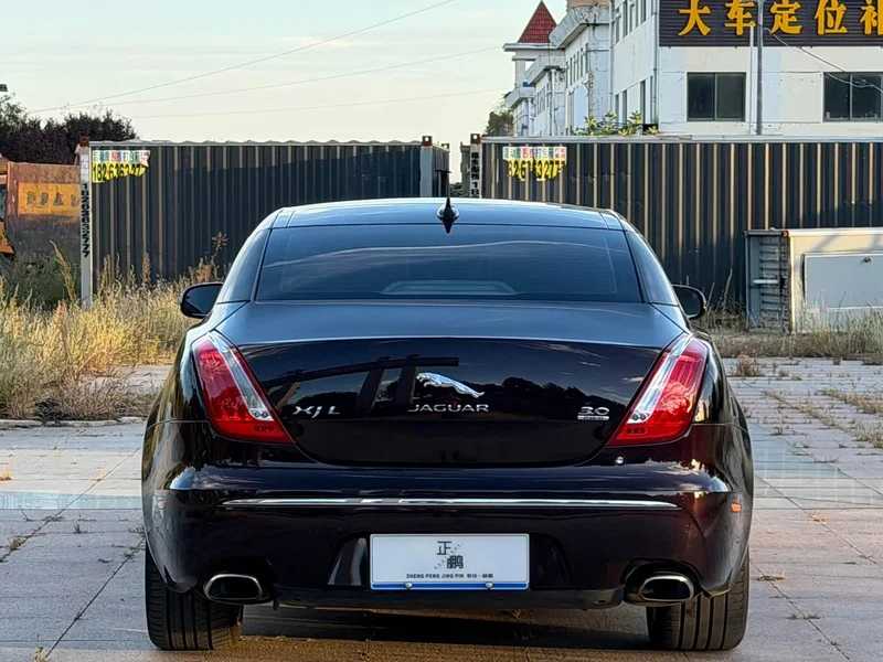 Jaguar XJ — фото 5