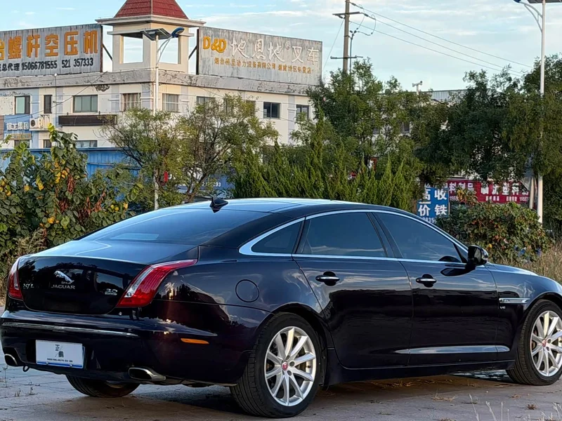 Jaguar XJ — фото 6