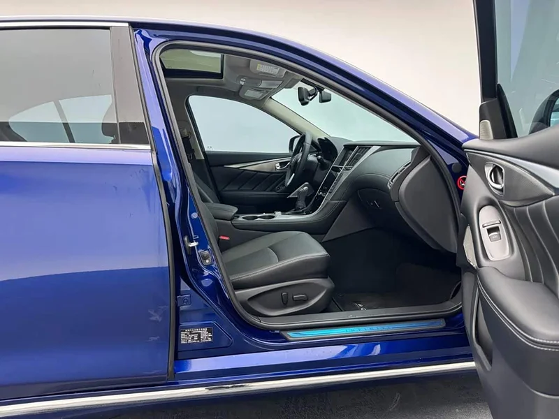 Infiniti Q50L — фото 23