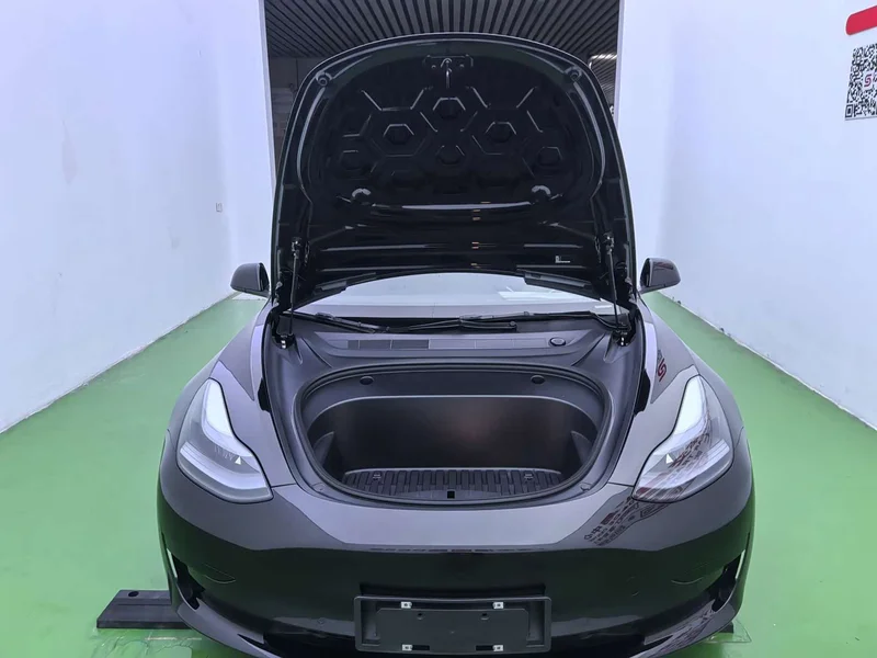 Tesla Model 3 — фото 12