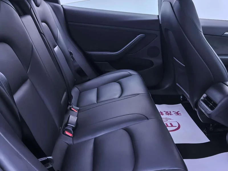 Tesla Model 3 — фото 10