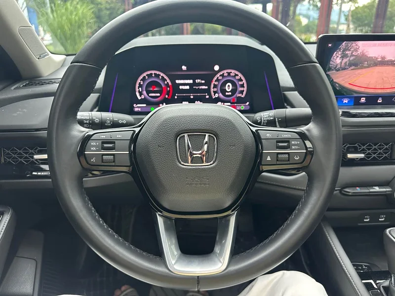 Honda Accord — фото 20