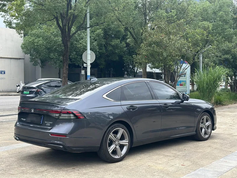 Honda Accord — фото 7