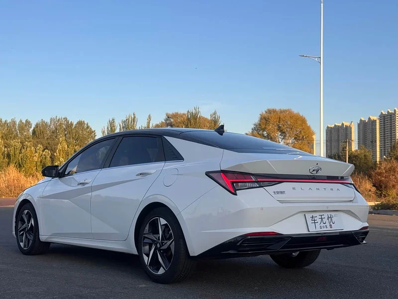 Hyundai Elantra — фото 9